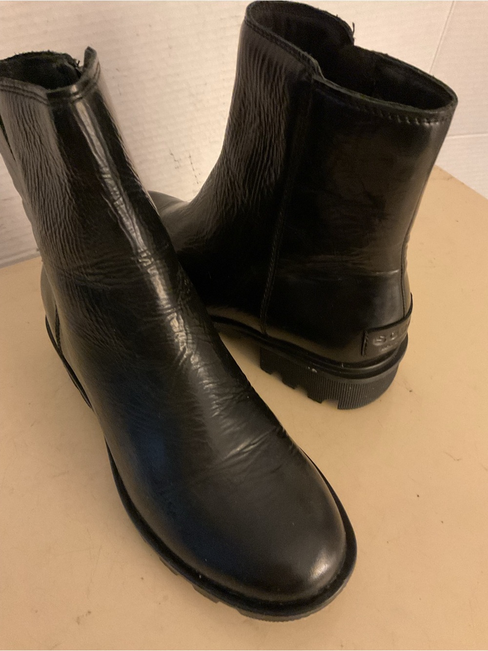 Sorel women Black Leather Chelsea Heeled waterproof Boots US 6